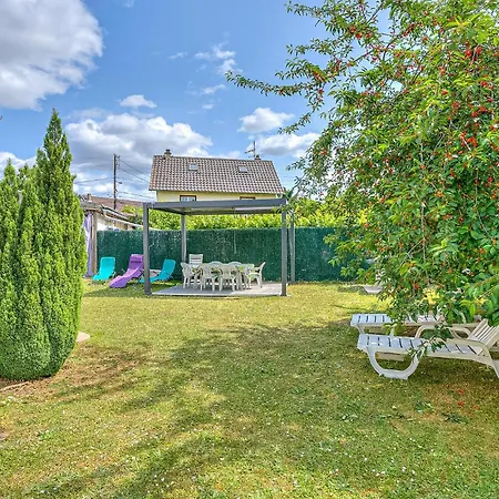 2 Bedroom Cozy In Mons Holiday home
